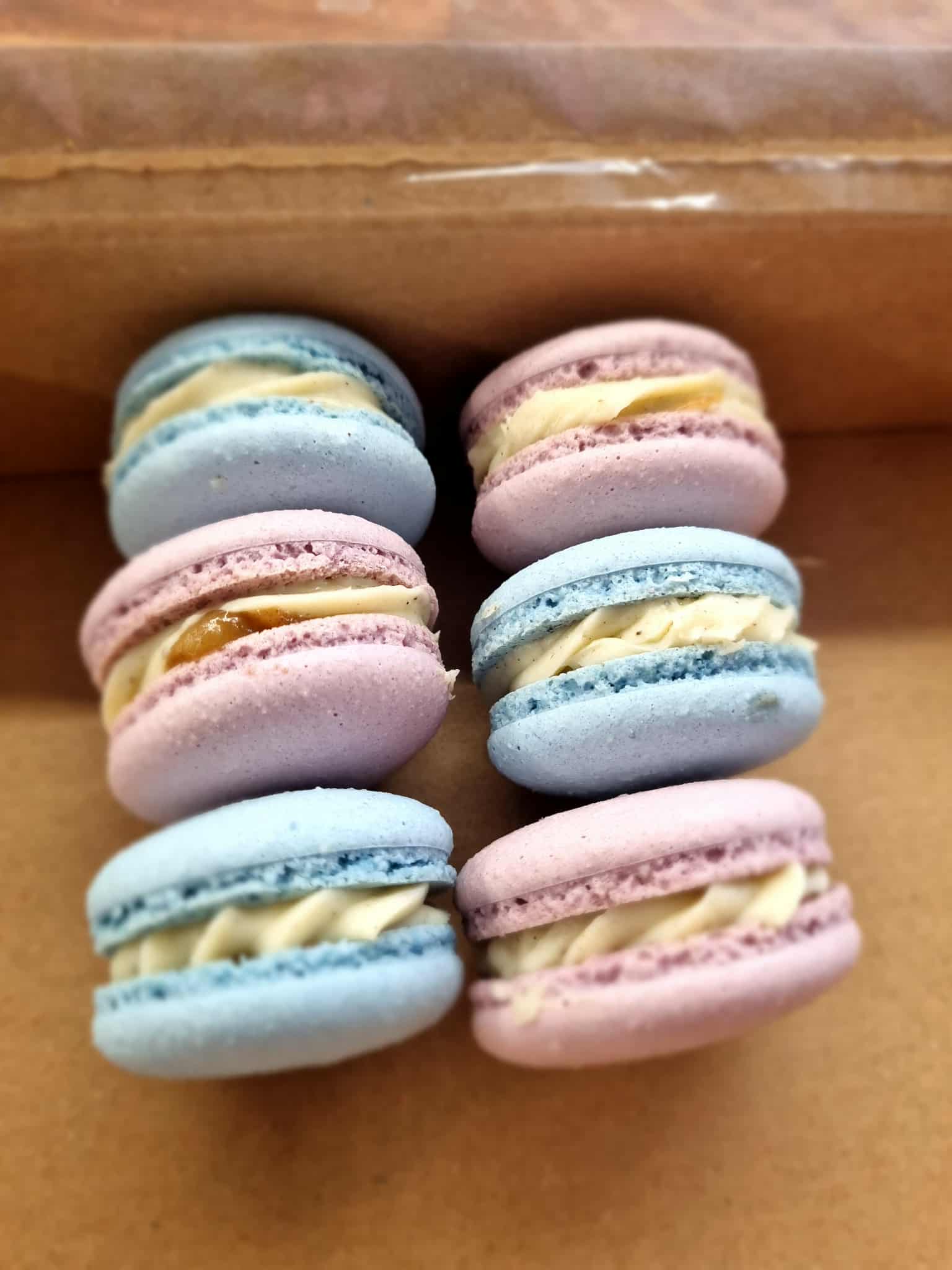 Elegáns macaron tálalás részlete
